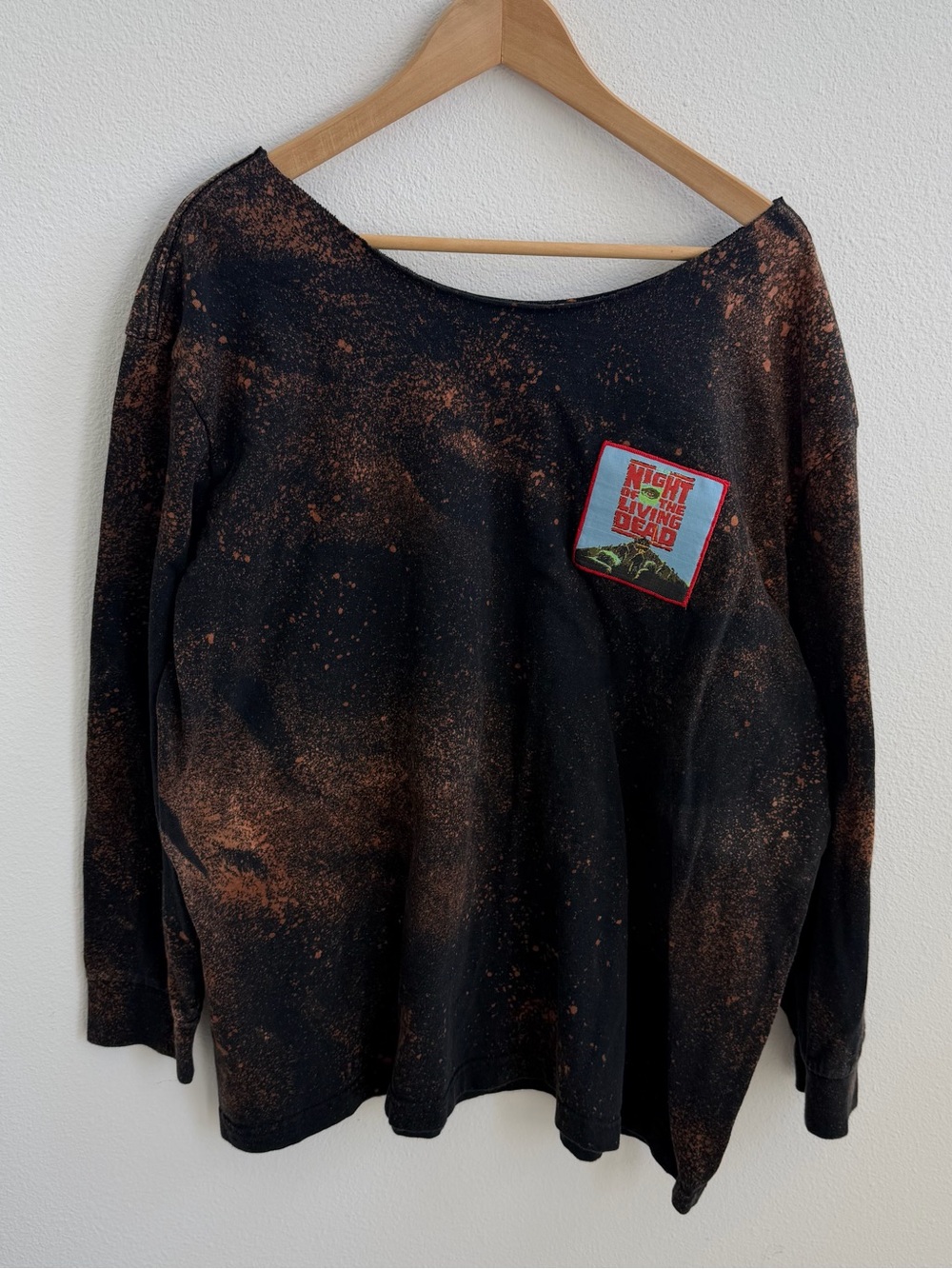 Night of the Living Dead Bleached Long Sleeve Off the Shoulder T-Shirt Horror Gr - Picture 1 of 9